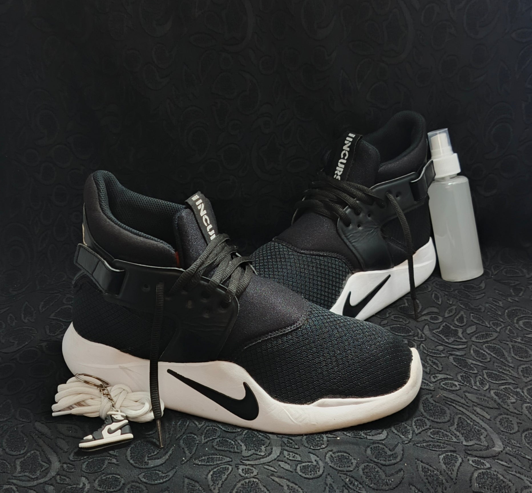 Nike Incursion Mid "Black/White"