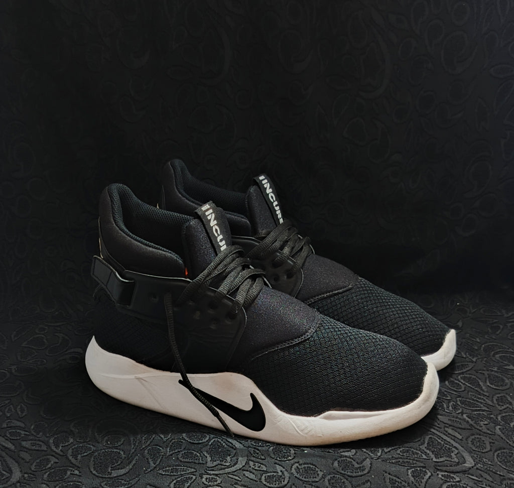 Nike Incursion Mid "Black/White"