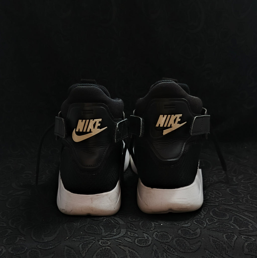 Nike Incursion Mid "Black/White"