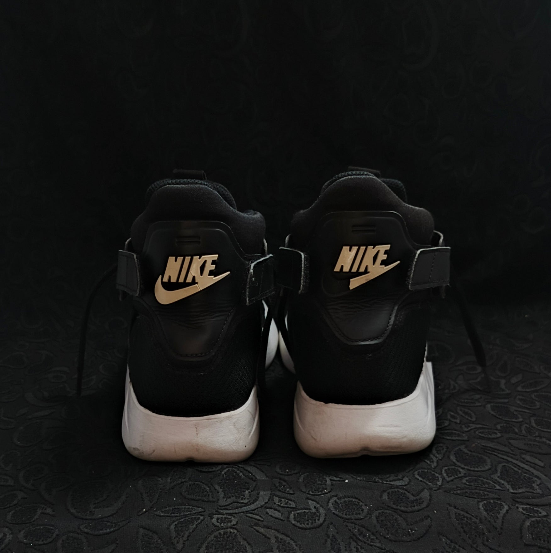 Nike Incursion Mid "Black/White"