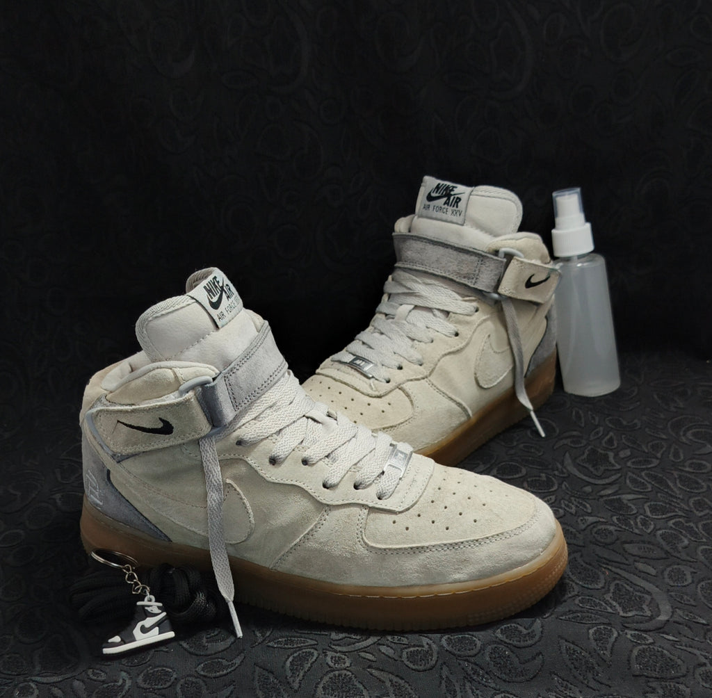 Nike Air Force 1 High (Suede / Gum Sole)