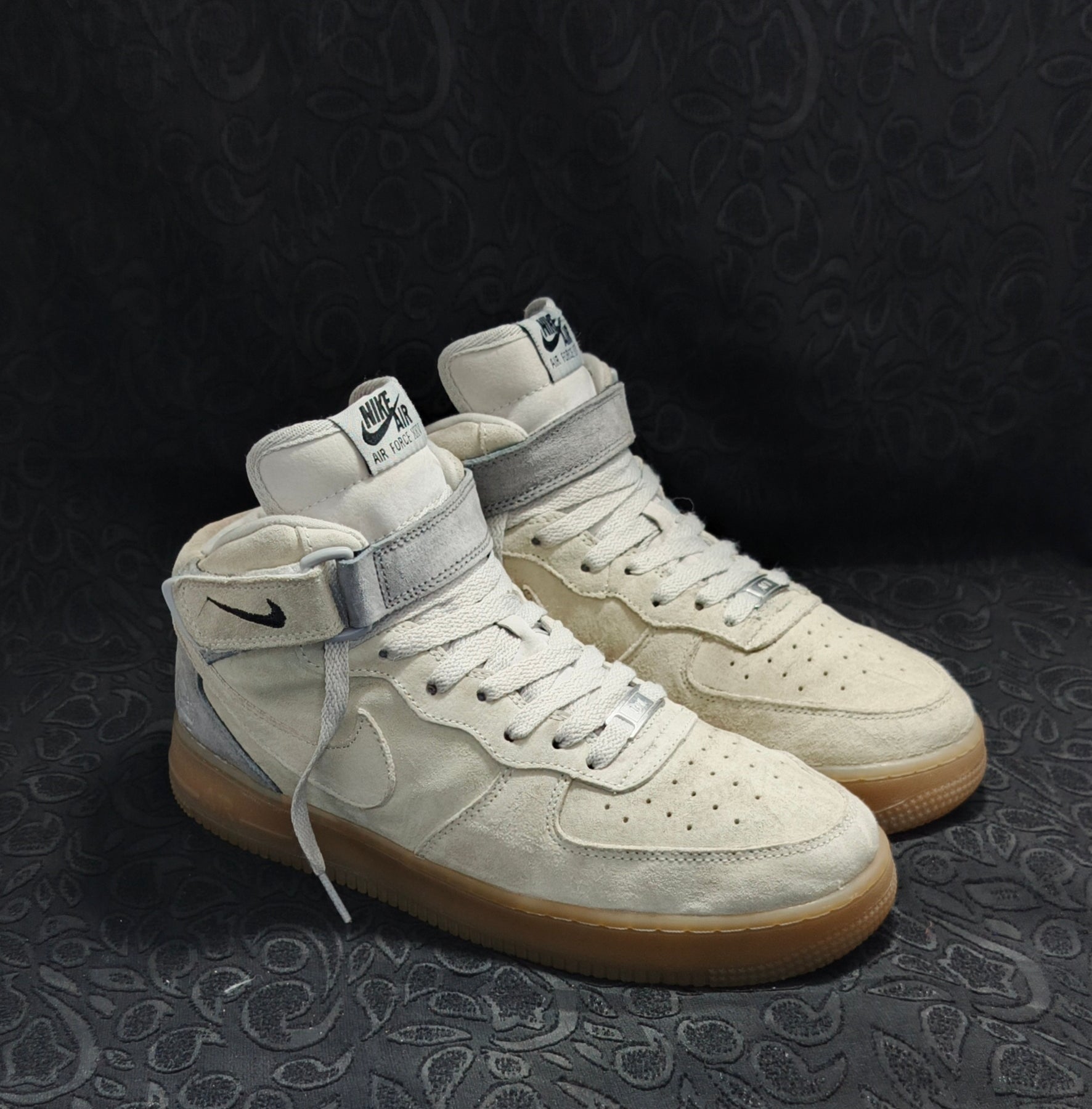 Nike Air Force 1 High (Suede / Gum Sole)