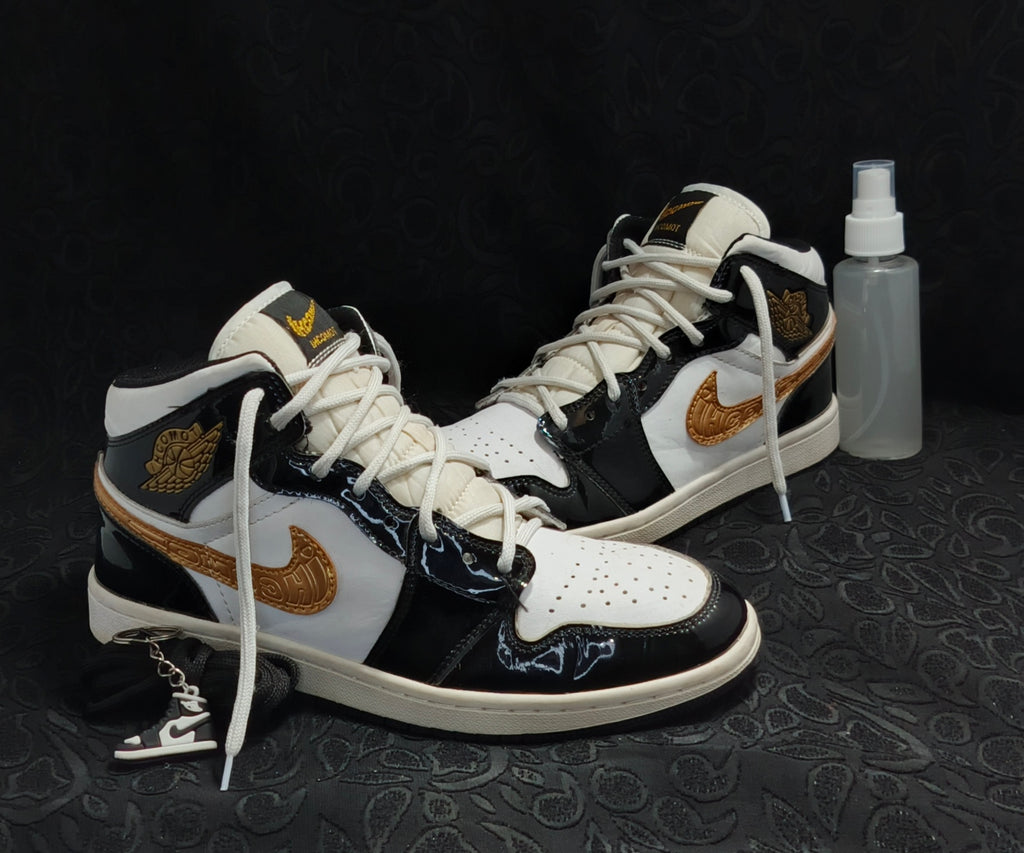 Nike Air Jordan 1 Mid “Black/White/Gold Patent”