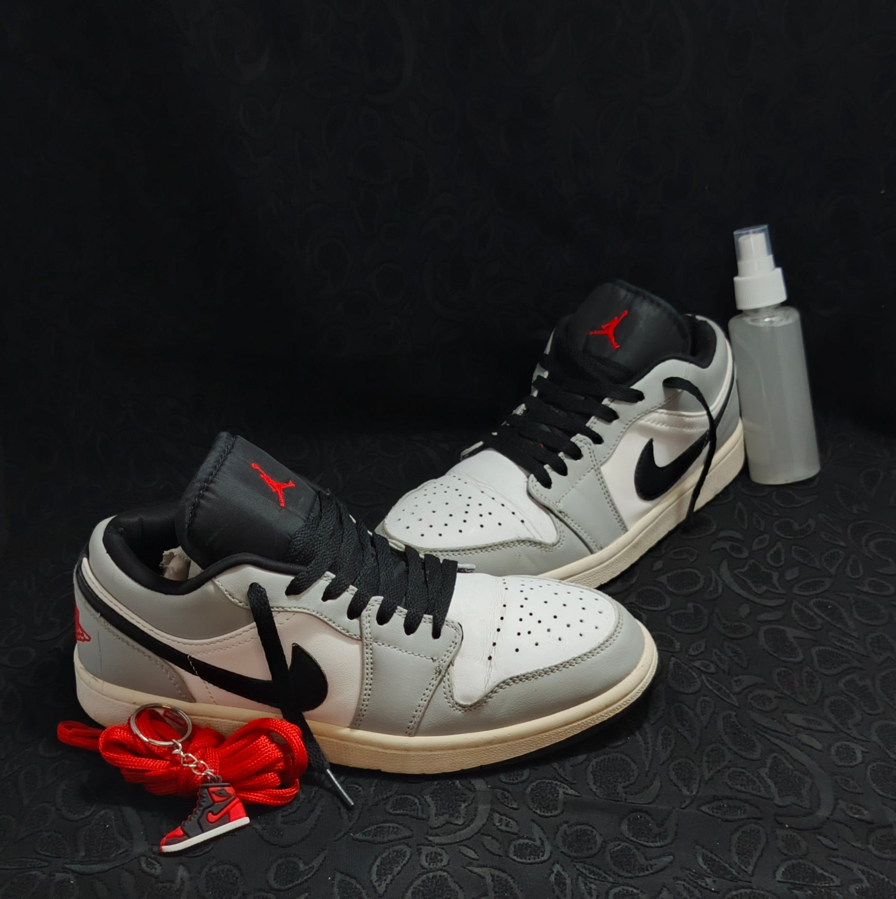 Air Jordan 1 Low “Light Smoke Grey/Black/Red”
