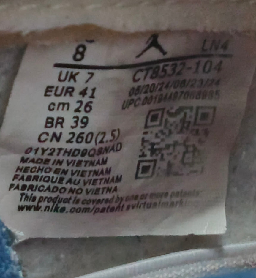 Air Jordan 3 Retro "UNC"