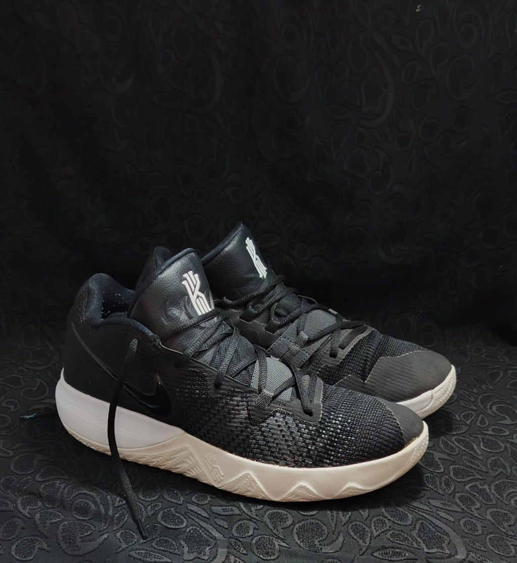 Nike kyrie flytrap sneaker