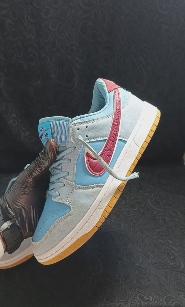 Nike SB Dunk Low "Phillies" (City Connect)