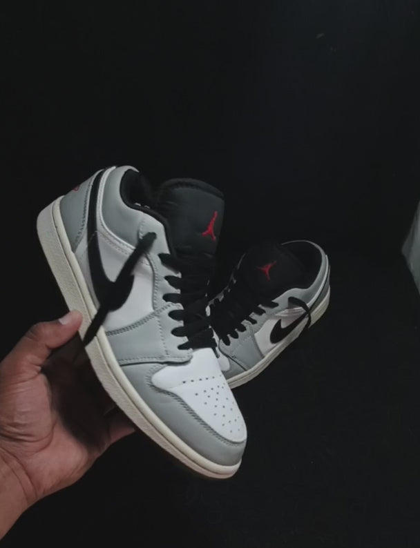 Air Jordan 1 Low “Light Smoke Grey/Black/Red”